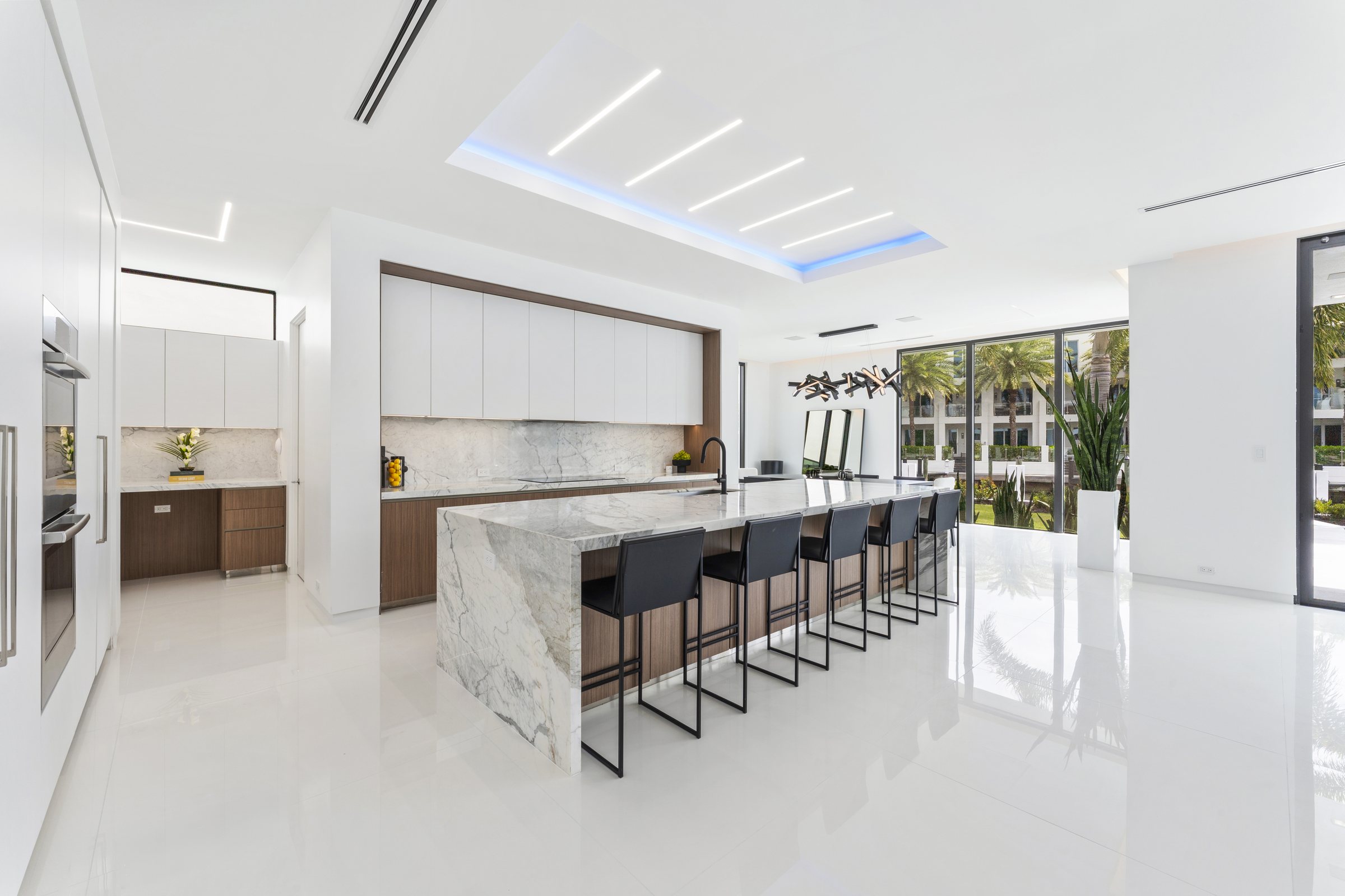 Kitchen Island Seating at Casa Aqua, 4232 E Tradewinds Ave, Lauderdale-by-the-Sea