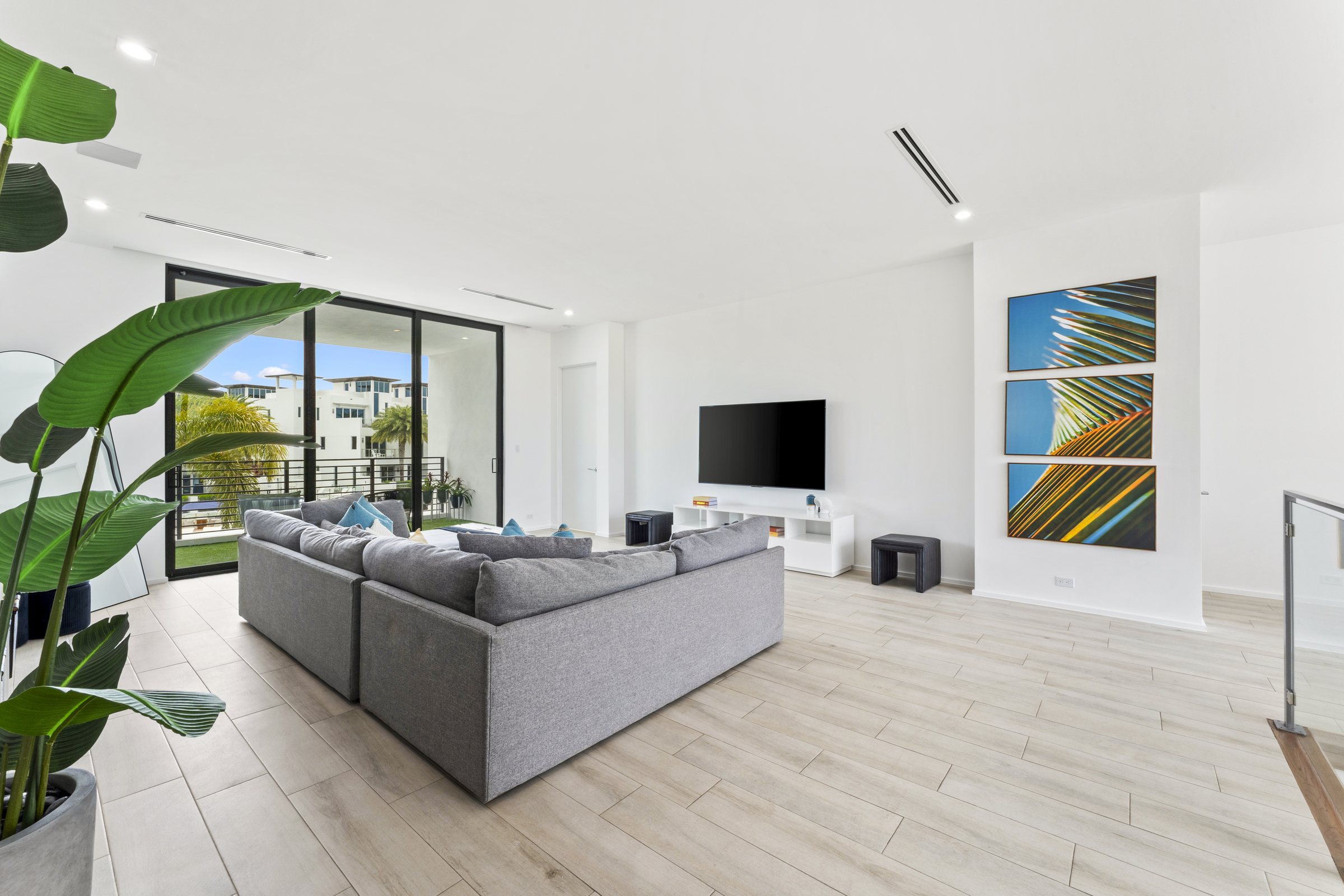 Upstairs Lounge at Casa Aqua, 4232 E Tradewinds Ave, Lauderdale-by-the-Sea