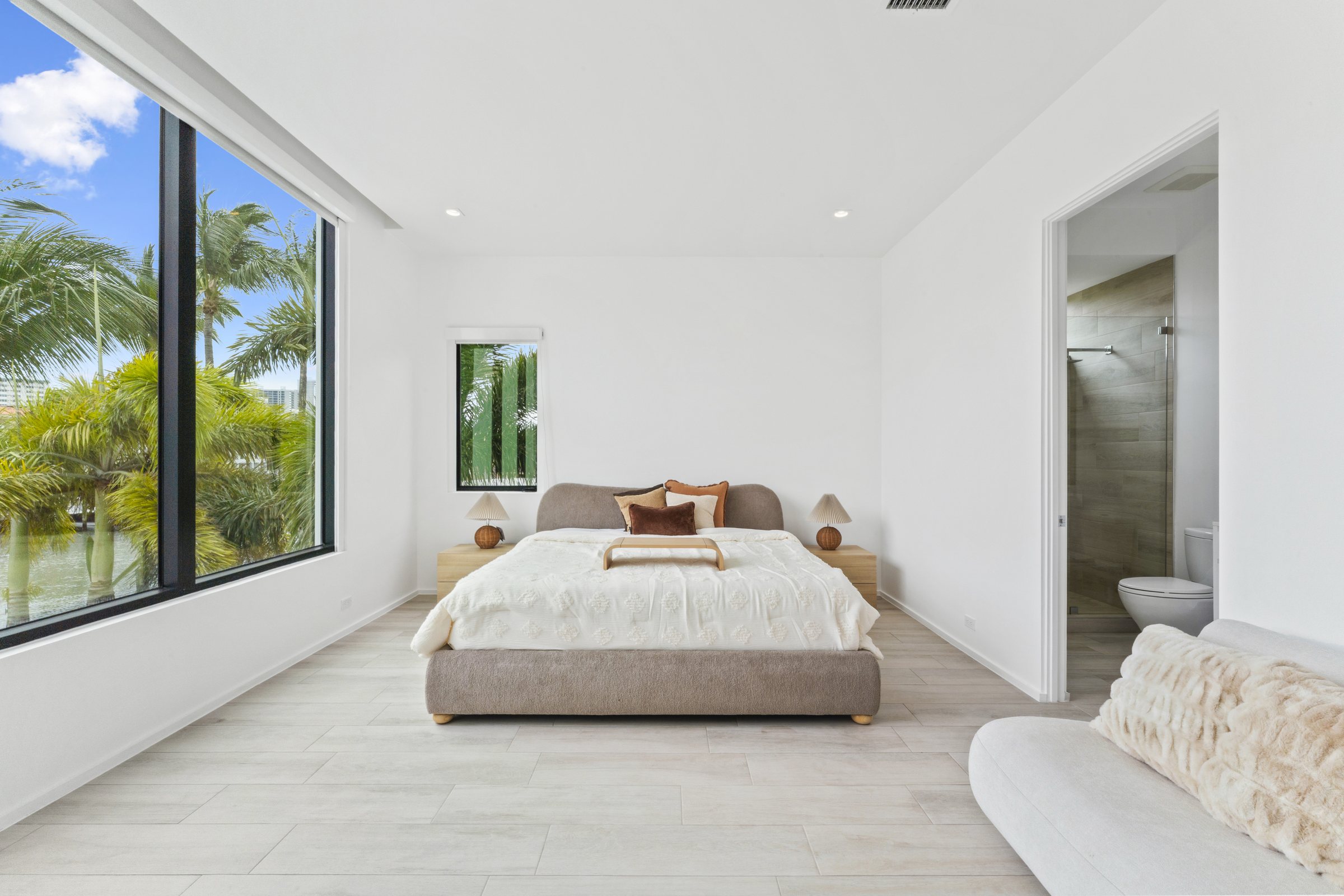 Guest Bath at Casa Aqua, 4232 E Tradewinds Ave, Lauderdale-by-the-Sea