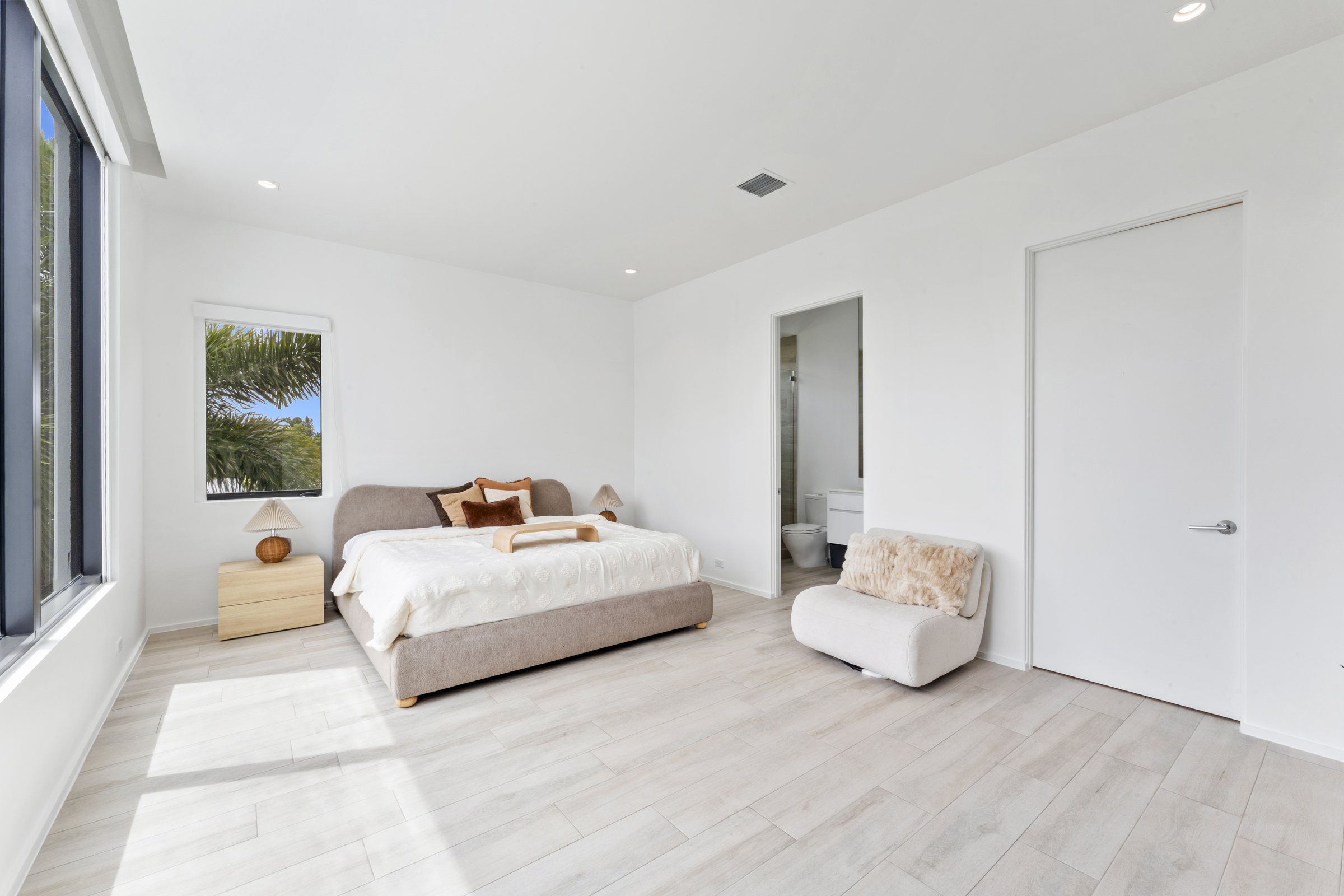 Guest Suite at Casa Aqua, 4232 E Tradewinds Ave, Lauderdale-by-the-Sea