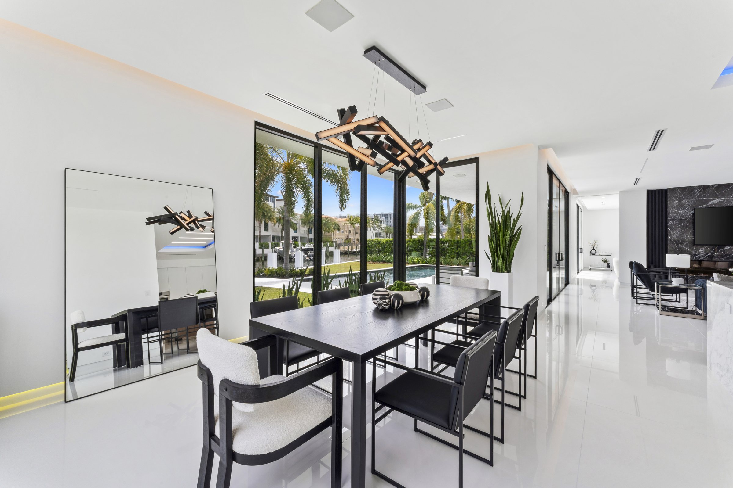 Dining Area at Casa Aqua, 4232 E Tradewinds Ave, Lauderdale-by-the-Sea