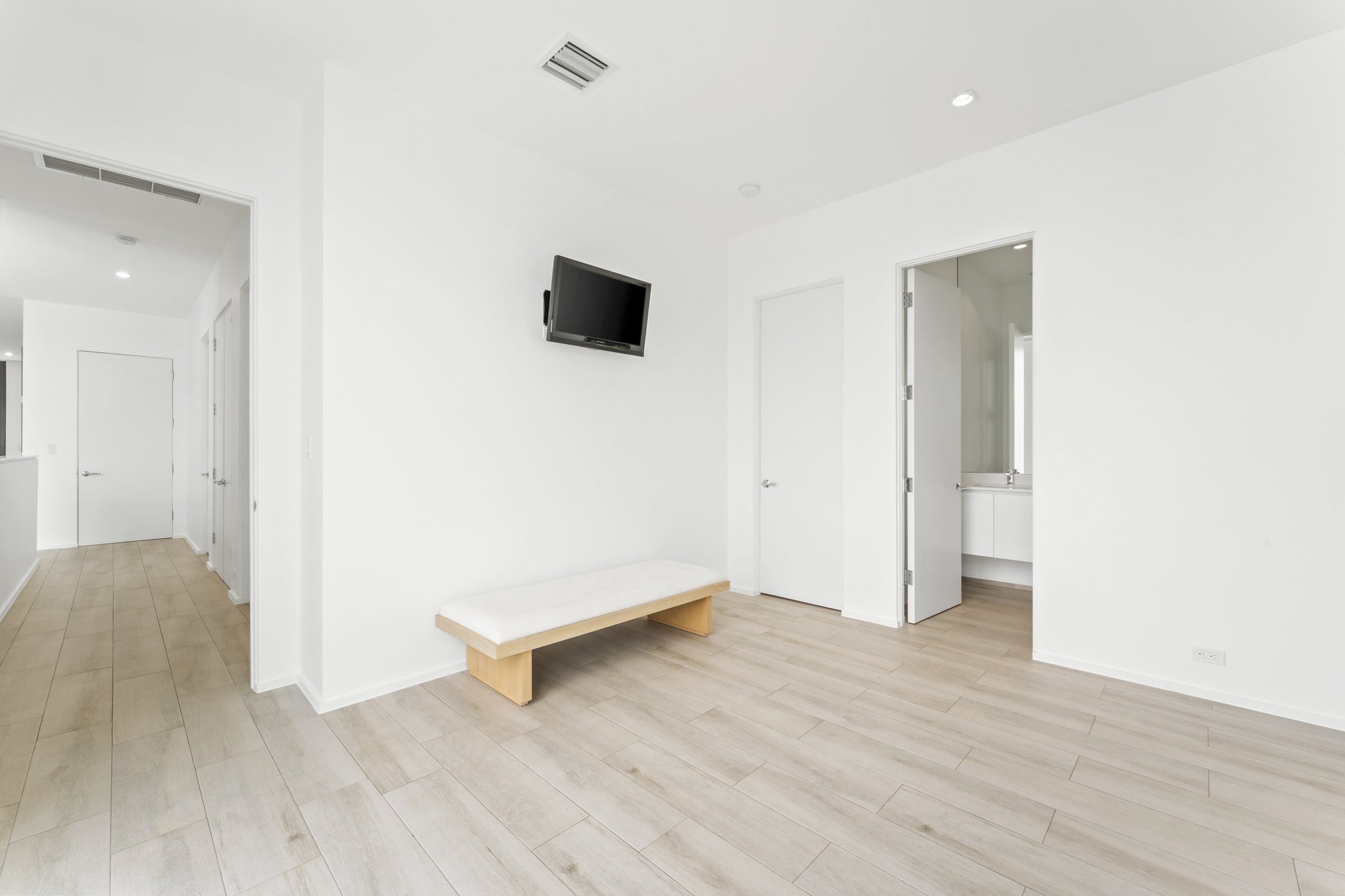 Secondary Bath at Casa Aqua, 4232 E Tradewinds Ave, Lauderdale-by-the-Sea