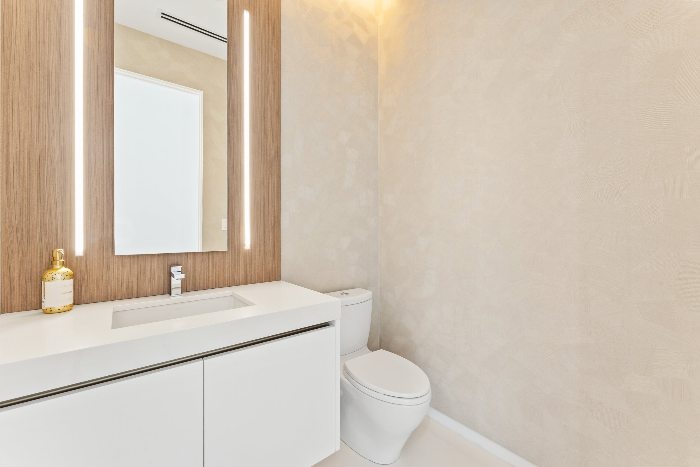 Powder Room at Casa Aqua, 4232 E Tradewinds Ave, Lauderdale-by-the-Sea