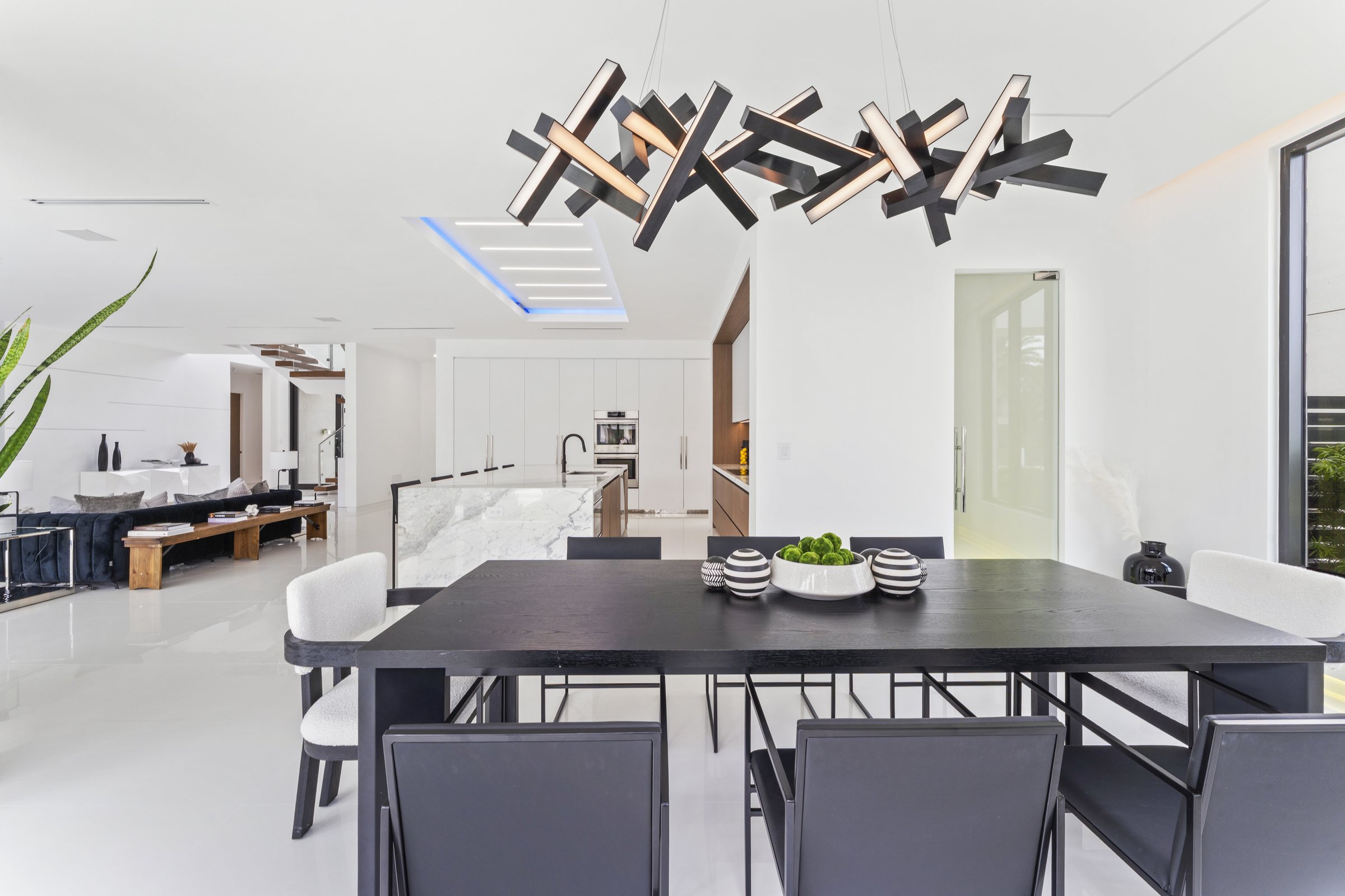 Dining and Kitchen Sightline at Casa Aqua, 4232 E Tradewinds Ave, Lauderdale-by-the-Sea