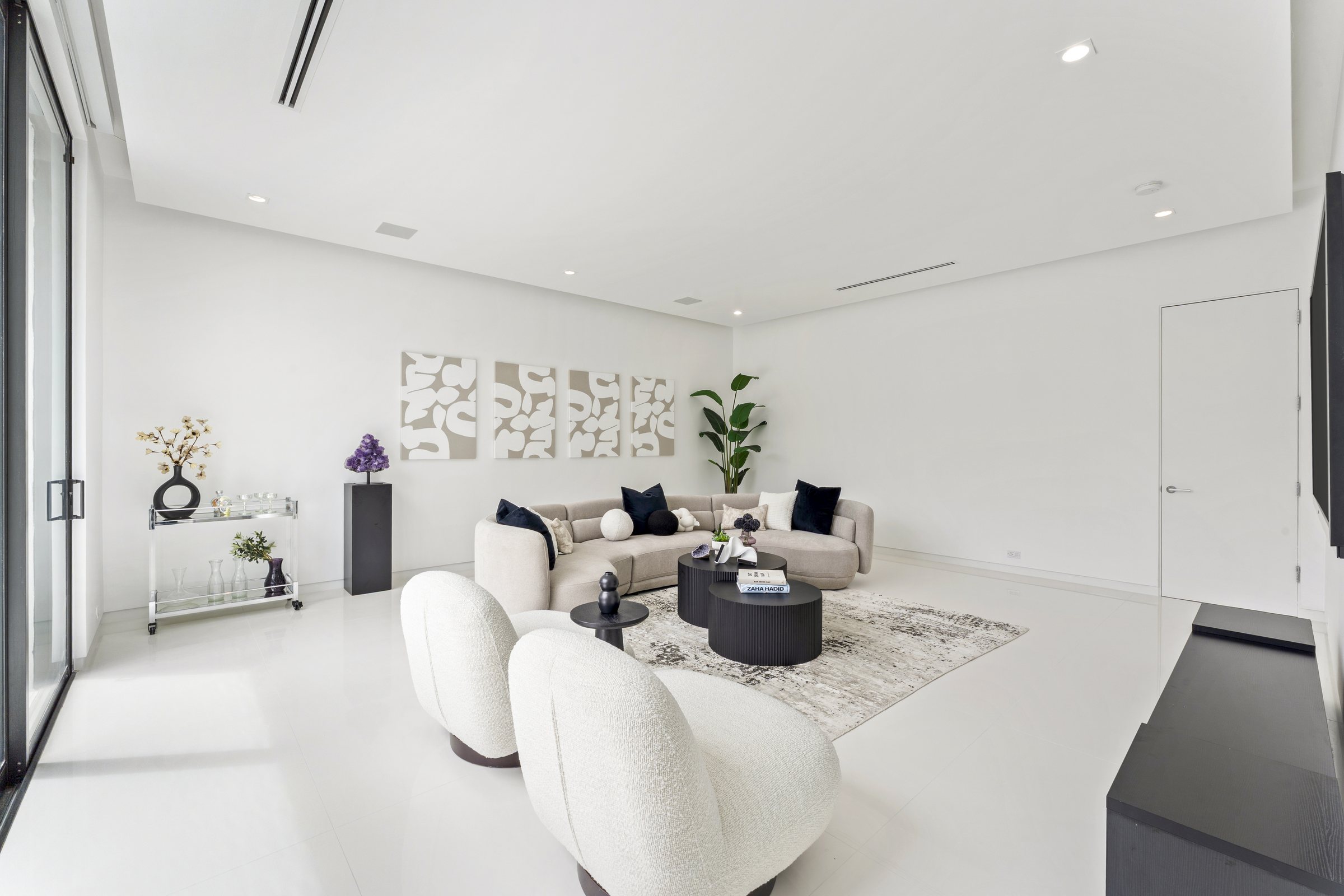 Lounge at Casa Aqua, 4232 E Tradewinds Ave, Lauderdale-by-the-Sea